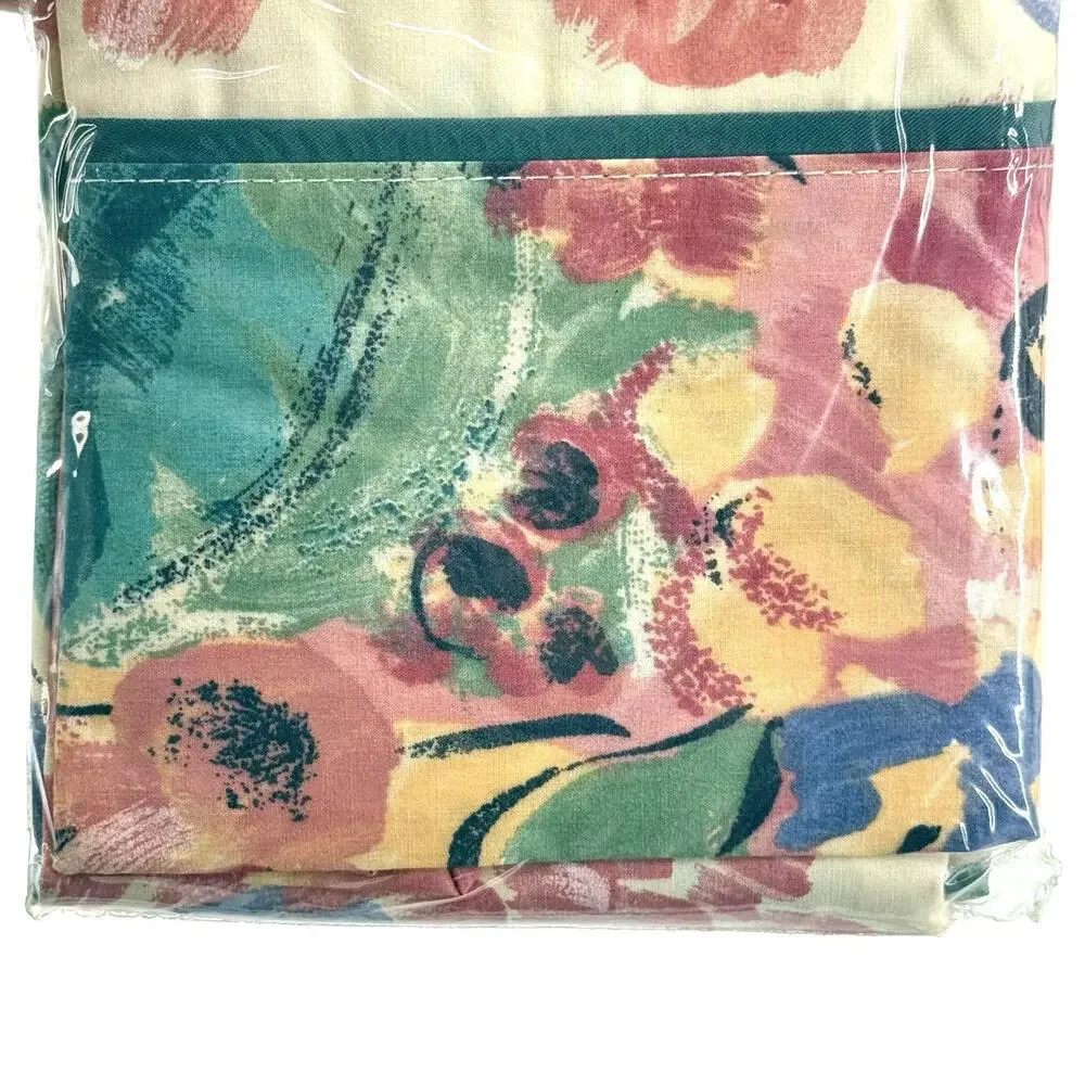 Di Lewis VTG 1991 Set of 2 Standard Pillow Cases Watercolor Floral Country Charm